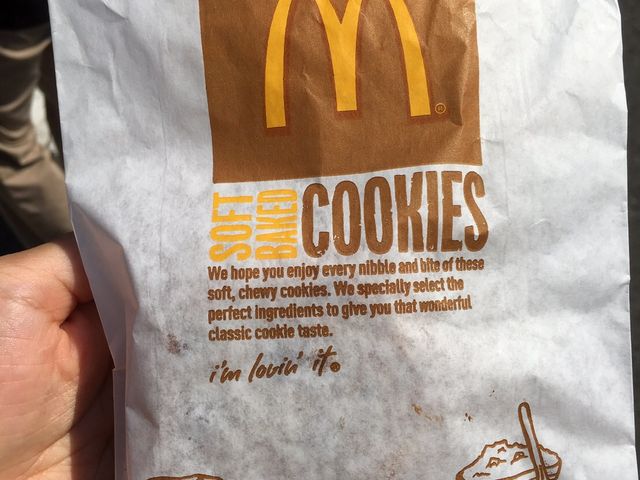 チョコが入ったソフトクッキー3枚入_マクドナルド横須賀基地店