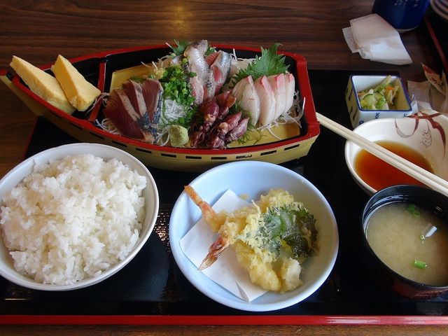 刺身の舟盛りなど_大島屋 新座店 市場場外がってん食堂