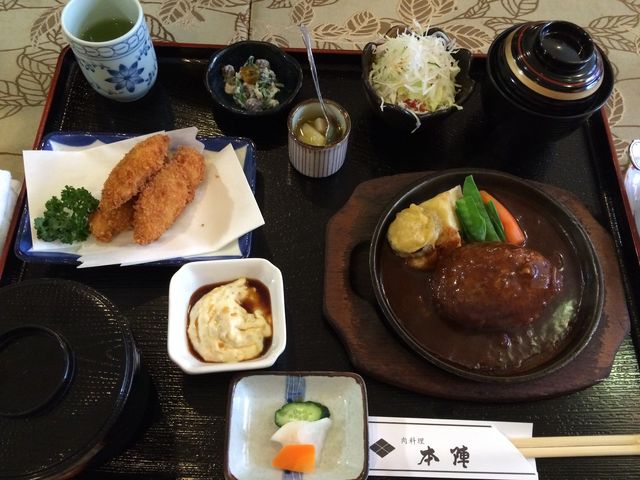 ハンバーグと魚フライのセットです。とにかくここのハンバーグは絶品!_レストラン本陣