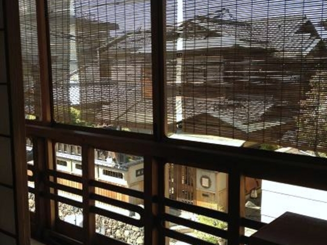 離れの建物から_京都祇園・天ぷら八坂圓堂