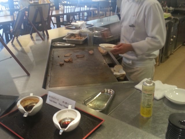 ステーキもあります_アゼリア
