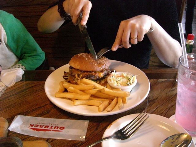 ハンバーガー_アウトバック ステーキハウス 海老名店