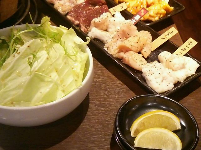ホルモン_情熱ホルモン新開地酒場