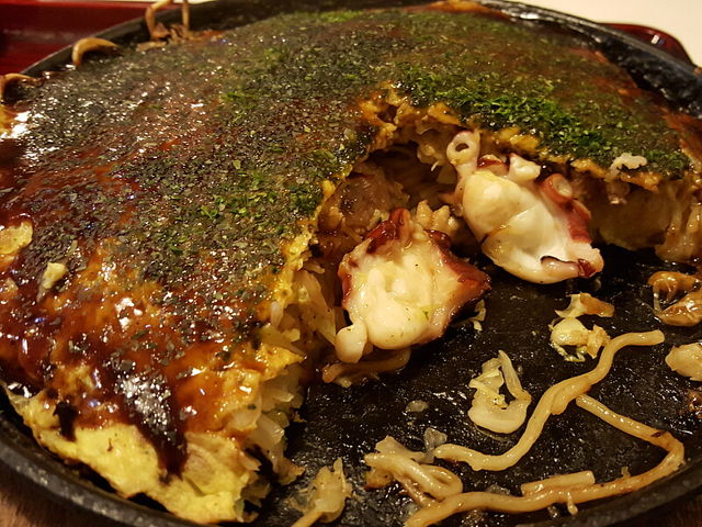 タコ入りお好み焼き_お食事処つぼみ