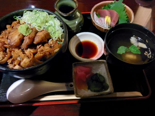 焼き鳥丼_純系名古屋コーチン 樞 くるる 名駅店