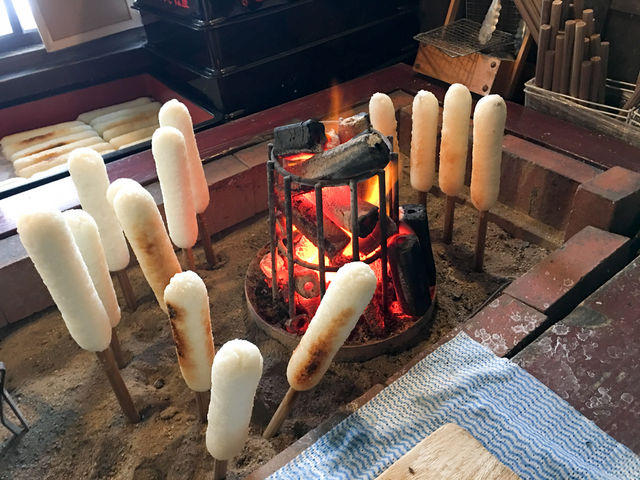 お店できりたんぽ焼いてます。_秋田きりたんぽ屋