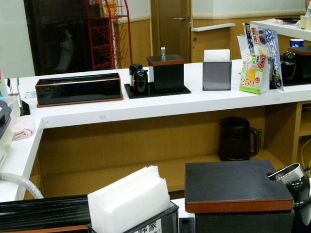 カウンター席_吉野家新神戸店