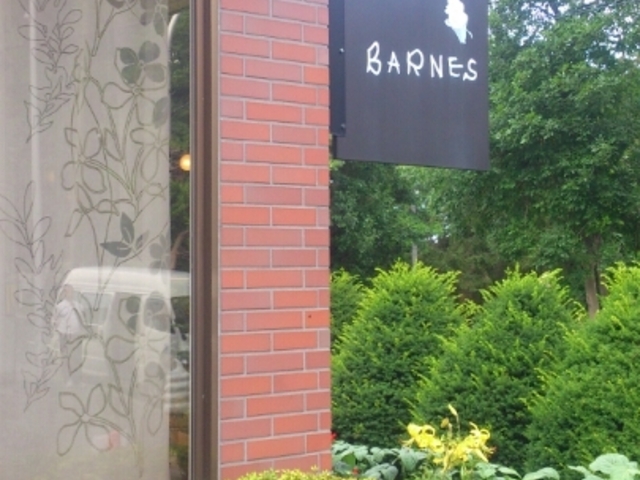 外観_BARNES