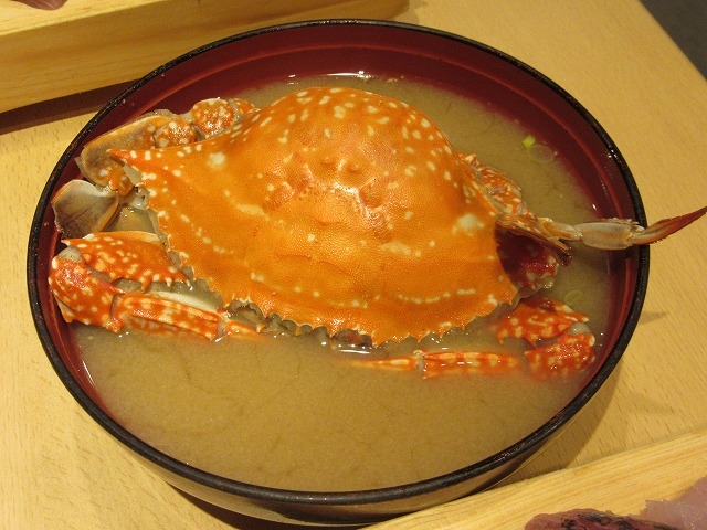 近海にぎりのセットのカニ汁_魚がし鮨沼津港店