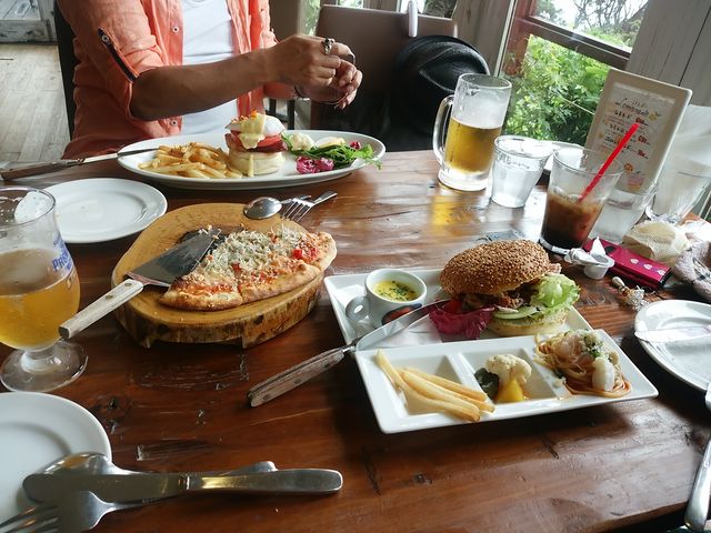 奥はエッグベネディクトかな?3人で食べました_イルキャンティ カフェ iL CHIANTI CAFE 江の島
