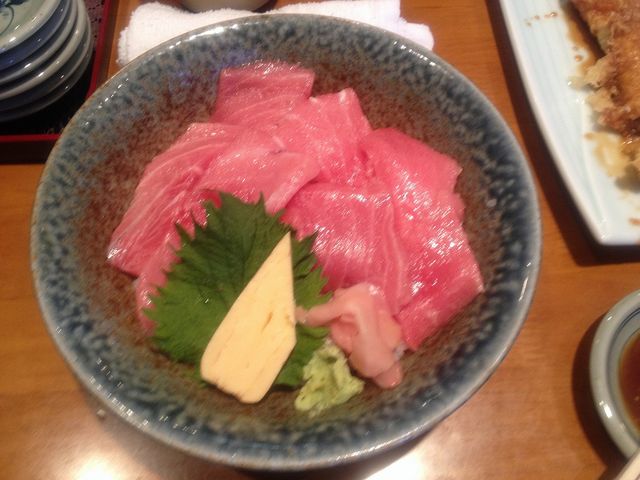 本マグロの中トロ丼_みやもと