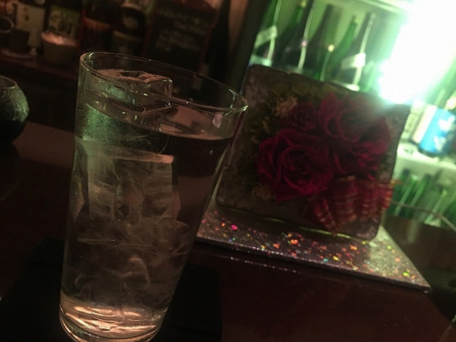 カウンターにて_日本酒BAR銀の雪