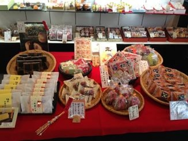 店内_栄久堂吉宗千船店