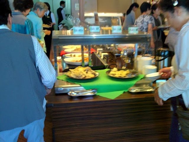 平日なのに、たくさんの人が・・・_大江戸温泉物語 君津の森