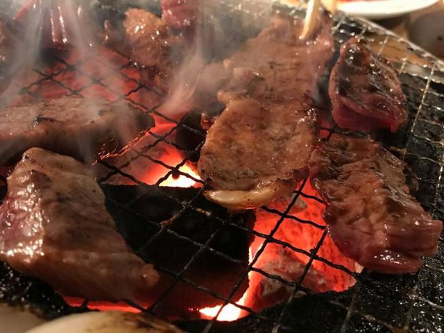 焼肉はこうでなくちゃ_炭火焼肉 ななわ 旭川