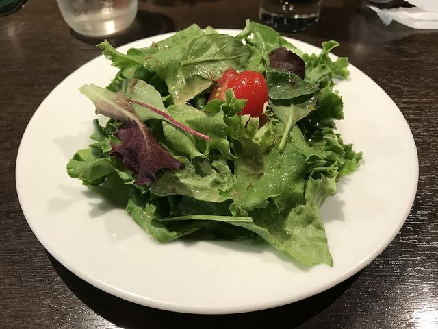 サラダ_ワインビストロ ラトリシエール