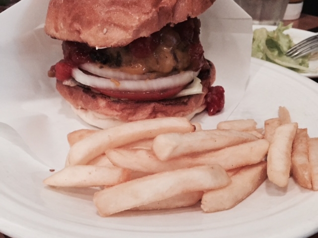 お昼時は結構混んでいました_Burger・Mania・恵比寿店