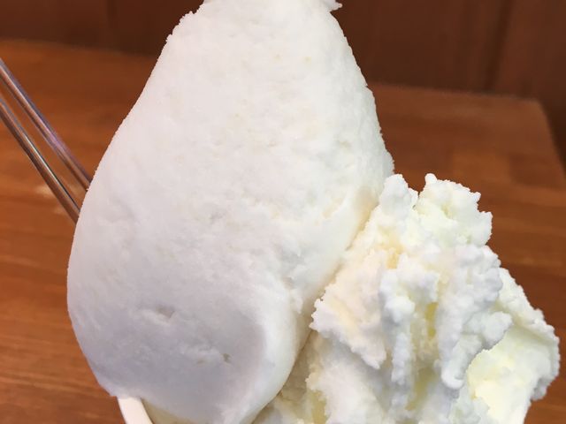 梨ジェラートと梨ミルク_さんこうえん砂丘店