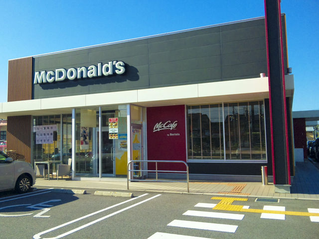 店舗の正面玄関_マクドナルド181米子南店(McDonald’s)