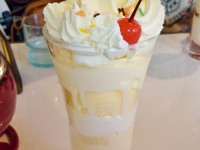 パフェ_アイスクリームパーラー美園