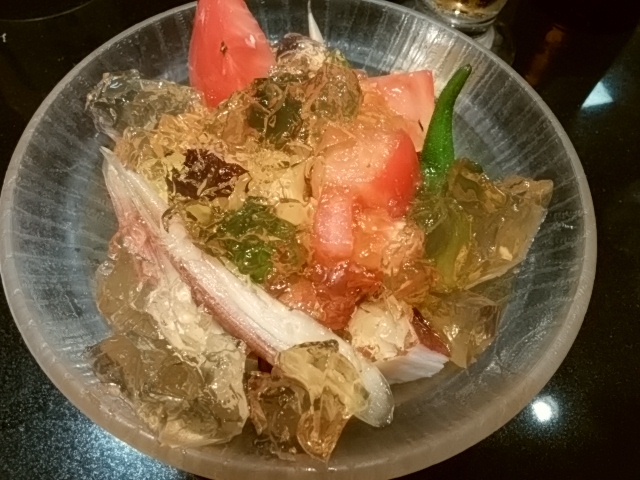 タコと夏野菜_回し寿司 活 目黒店
