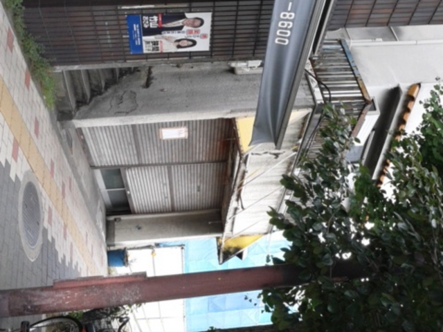 左隣はむさし屋です。_九州ラーメン 六五六