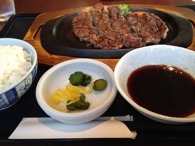 お味噌汁もつきますー_しゃぶ亭つくり