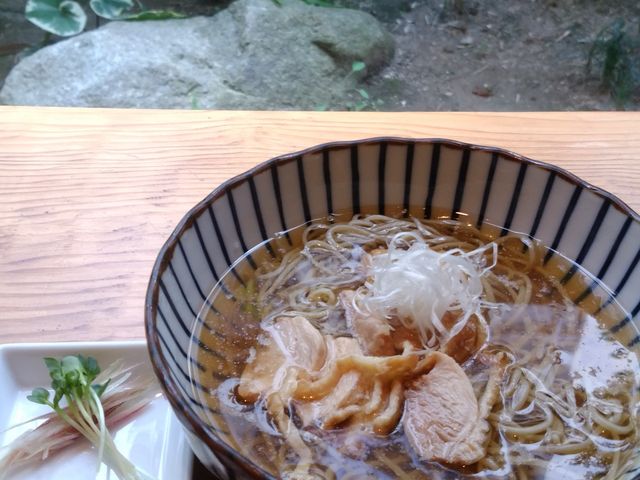 雰囲気のいい席でいただきました♪_信州そば むらた