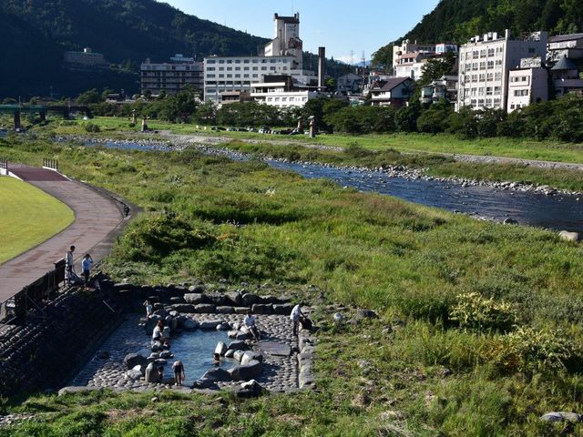 噴泉池_噴泉池