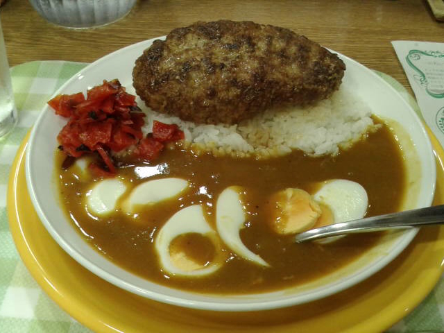 水曜日のお楽しみ煮込みハンバーグカレー_カリ―ハウス コロンボ