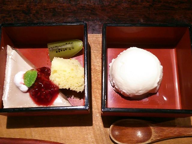 デザートはアイスとムースの2品_cafe ことだま