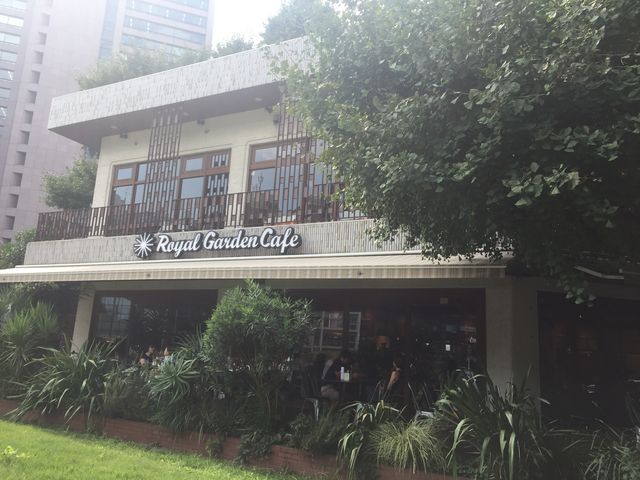 店構え_Royal Garden Cafe 青山