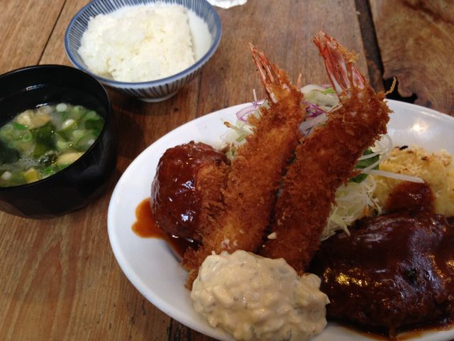 エビサクサク_洋食の朝日