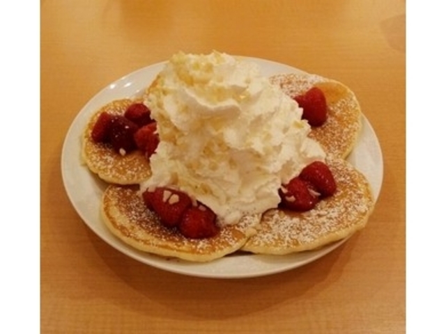 たっぷりクリーム_Eggs 'n Things 京都四条店