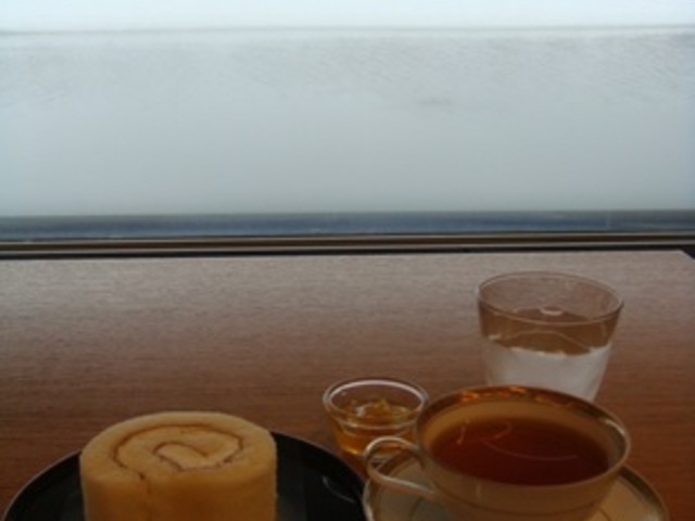 雪景色とロールケーキ_秋田県立美術館