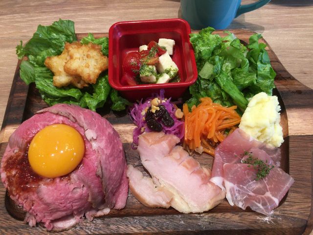 ワンプレートランチ_チーズと生はちみつ BeNe あべのキューズモール店