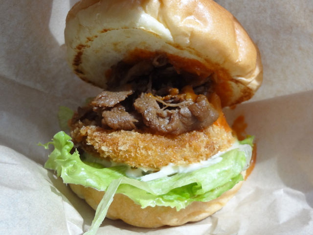 あわじ島オニオンビーフバーガー_あわじ島バーガー 淡路島オニオンキッチン うずの丘店
