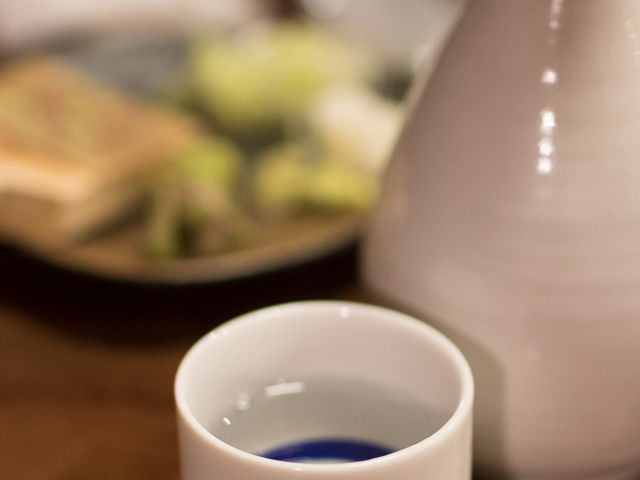 地元のお酒「成政」をぬる燗で_手打そば萱笑