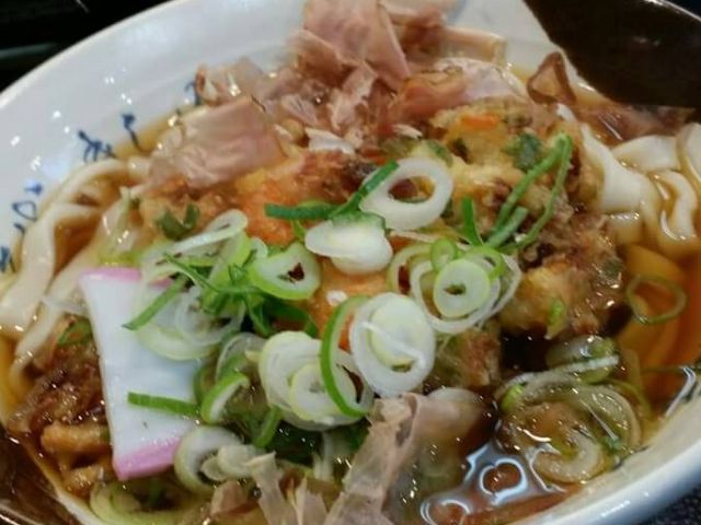 かき揚げ入り_名代きしめん 住よし JR名古屋駅3−4番ホーム店