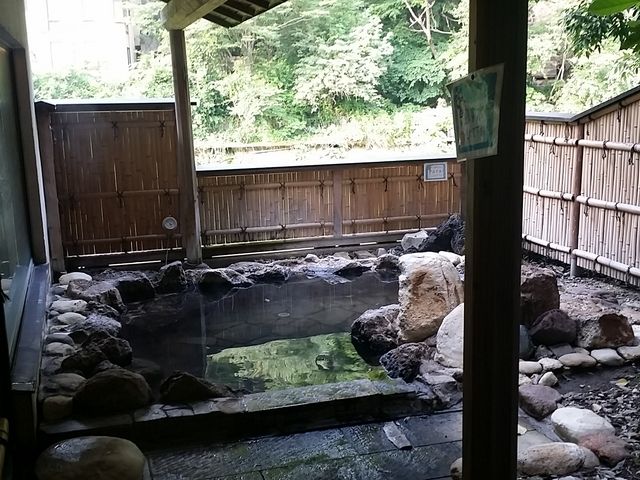 露天風呂。空いてた。_穴原温泉いづみや