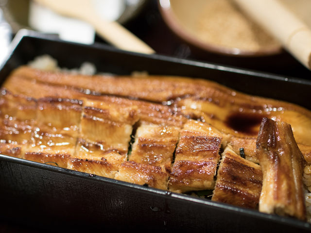 煮穴子とかば焼きの「ならび」1600円(税込)_あなご屋 銀座ひらい