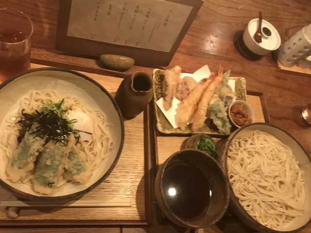 とり天うどんと天ぷらうどん_うどん 山長