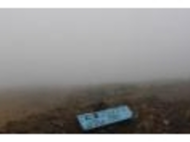 山頂・お釜は雲で何も見えず_蔵王エコーラインの紅葉