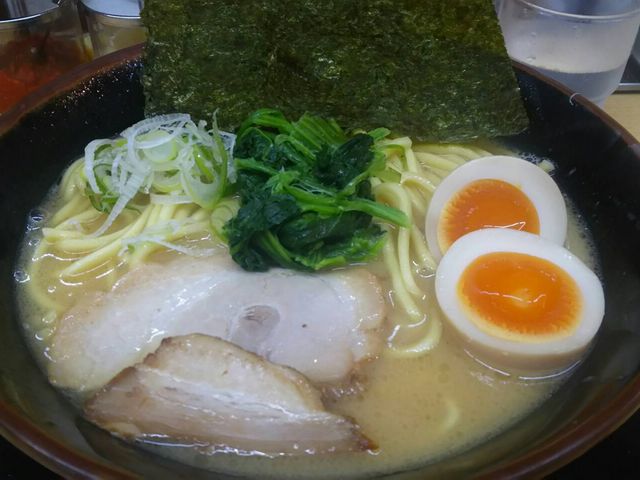 お手本のような家系ラーメン_松田家日本橋室町店
