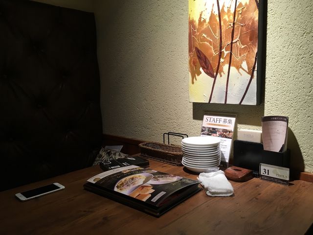 おしゃれなテーブル_ベビーフェイスプラネッツ 寝屋川店