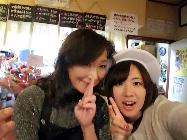 ママさんと娘さん_カラオケ居酒屋 ままや
