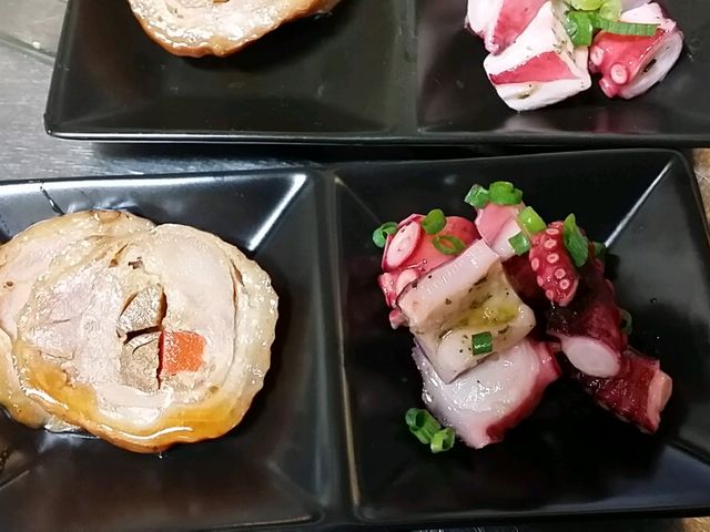 ひと手間かけたお通しだけで飲めちゃいます。_カラオケ居酒屋 ままや