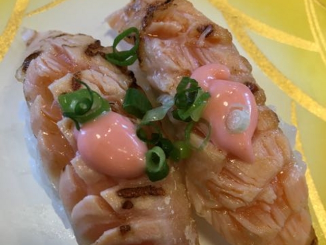 炙り系も絶品です!_地魚回転寿司丸藤