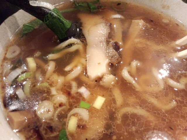 濃厚そうで意外と飲みやすいスープ_麺場 浜虎
