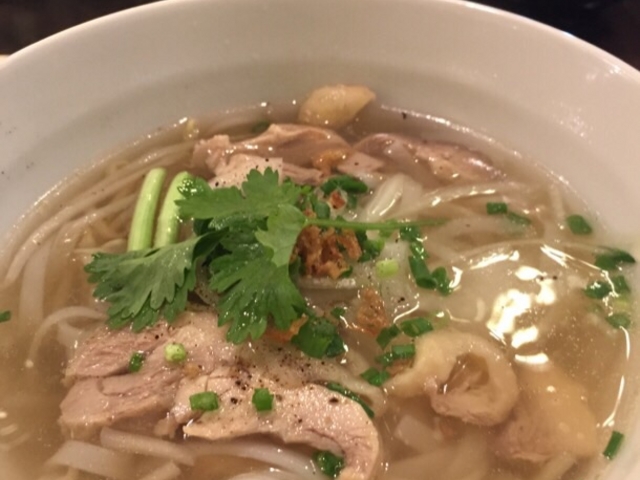 定番の鶏肉のフォーです。_ヴェトナム料理 モッハイバー Mothaiba